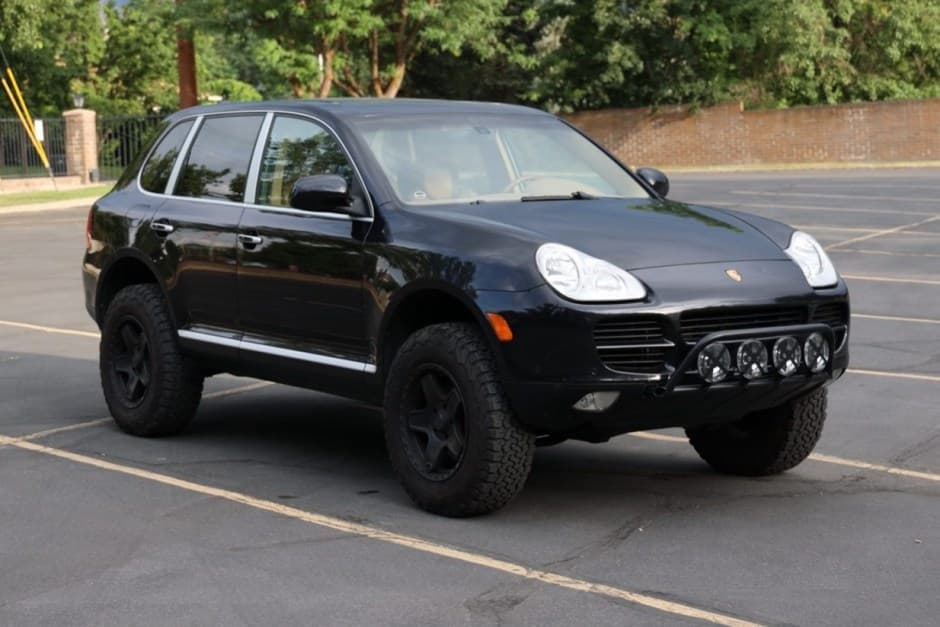 2006 Porsche 955/957 Cayenne (2003-2010) sold for $18,750