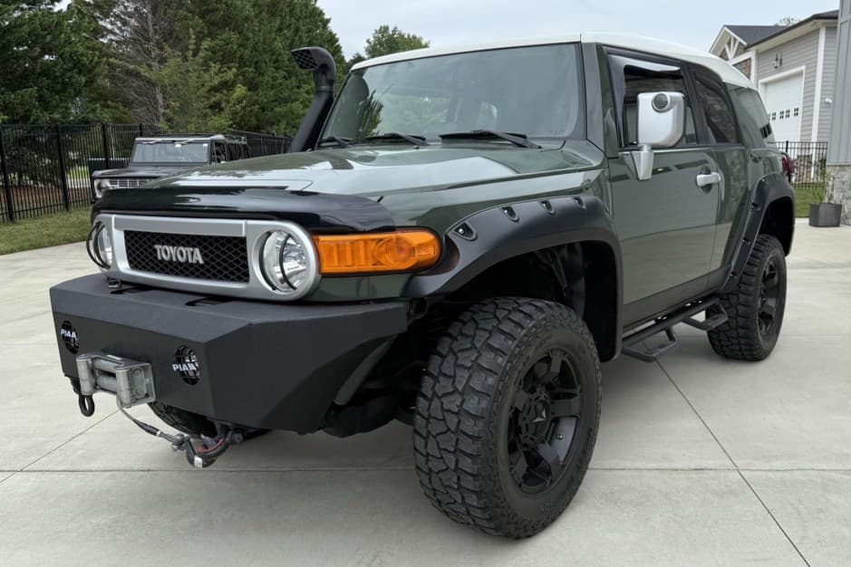 2014 Toyota FJ Cruiser sold for $36,000