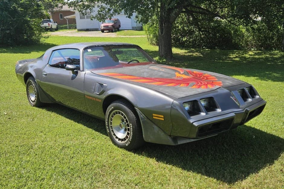 1980 Pontiac Firebird (1970-1981) sold for $10,250