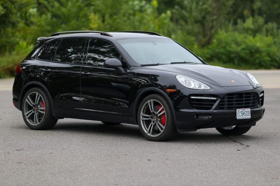 2013 Porsche 958 Cayenne (2011-2018) sold for $33,500