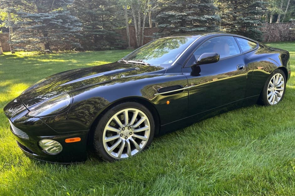2002 Aston Martin Vanquish sold for $50,500