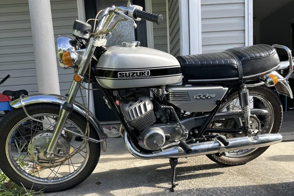 1971 Suzuki T Motorcycle sold for $1,900