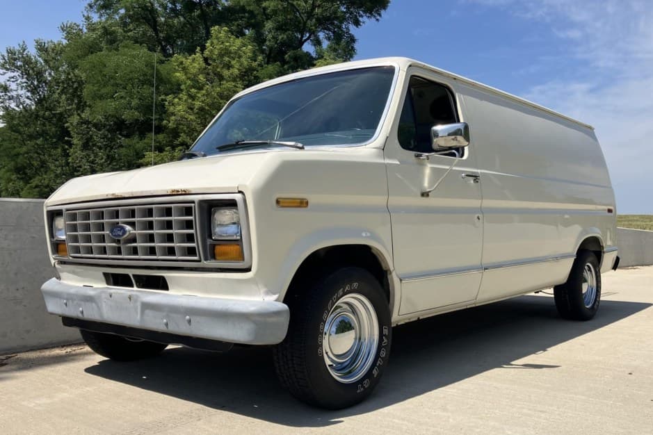 1991 Ford Econoline Van sold for $4,250