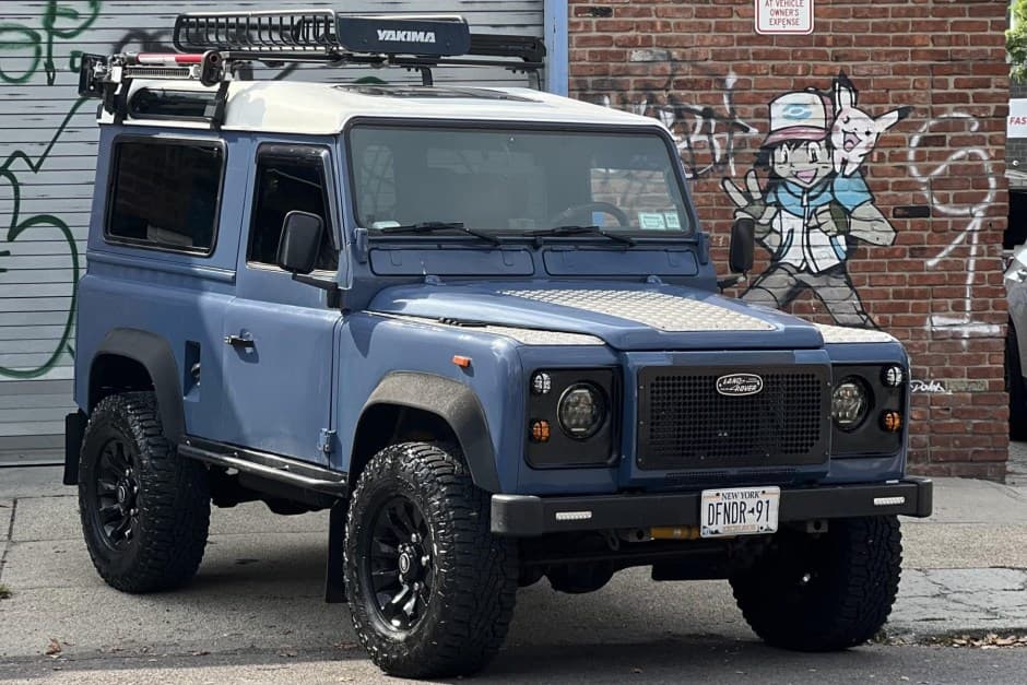 1991 Land Rover 90 / Defender 90 (Euro Spec) sold for $25,250