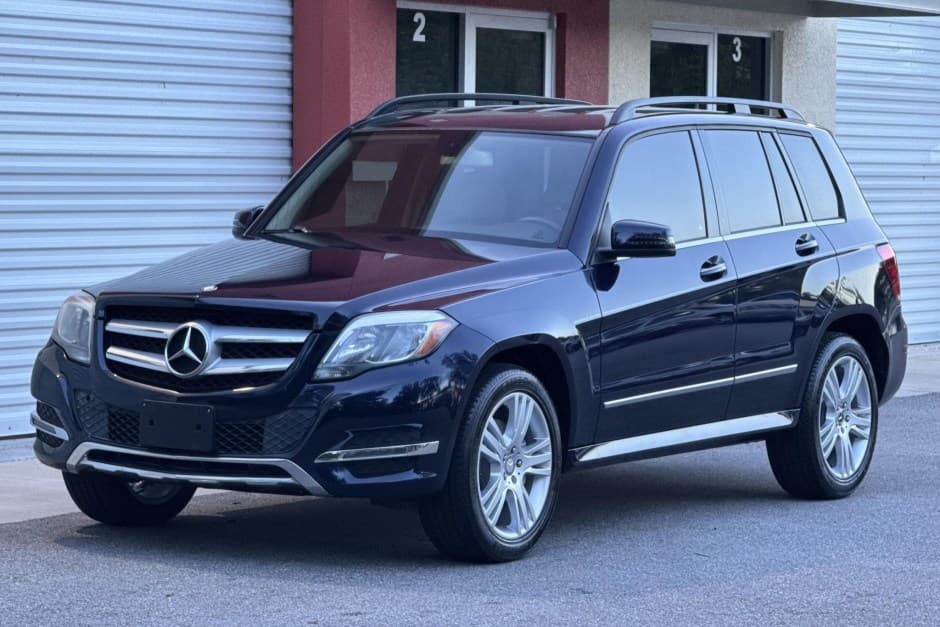 2015 Mercedes-Benz X204 GLK-Class sold for $14,900