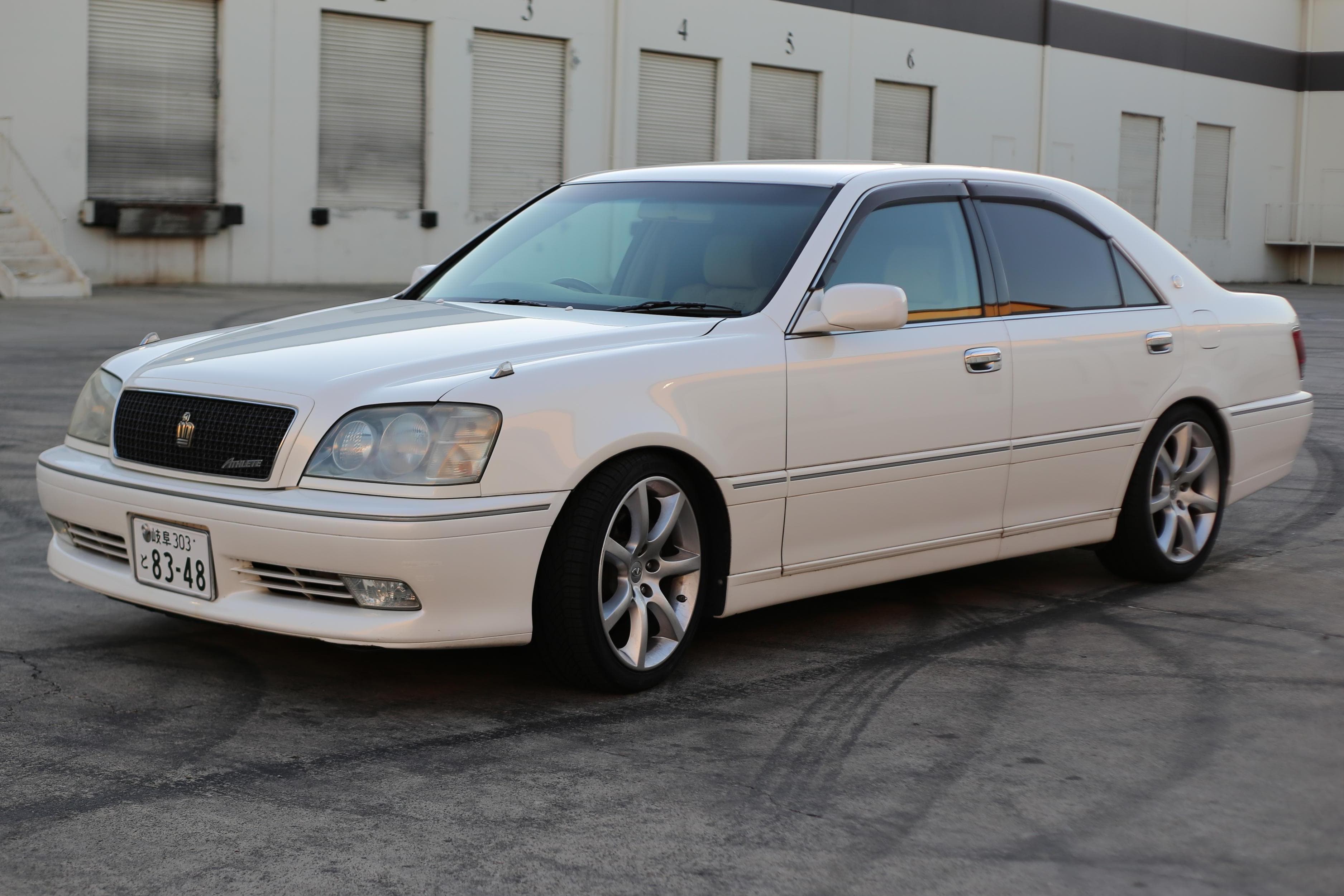 1999 Toyota Crown sold for $11,700