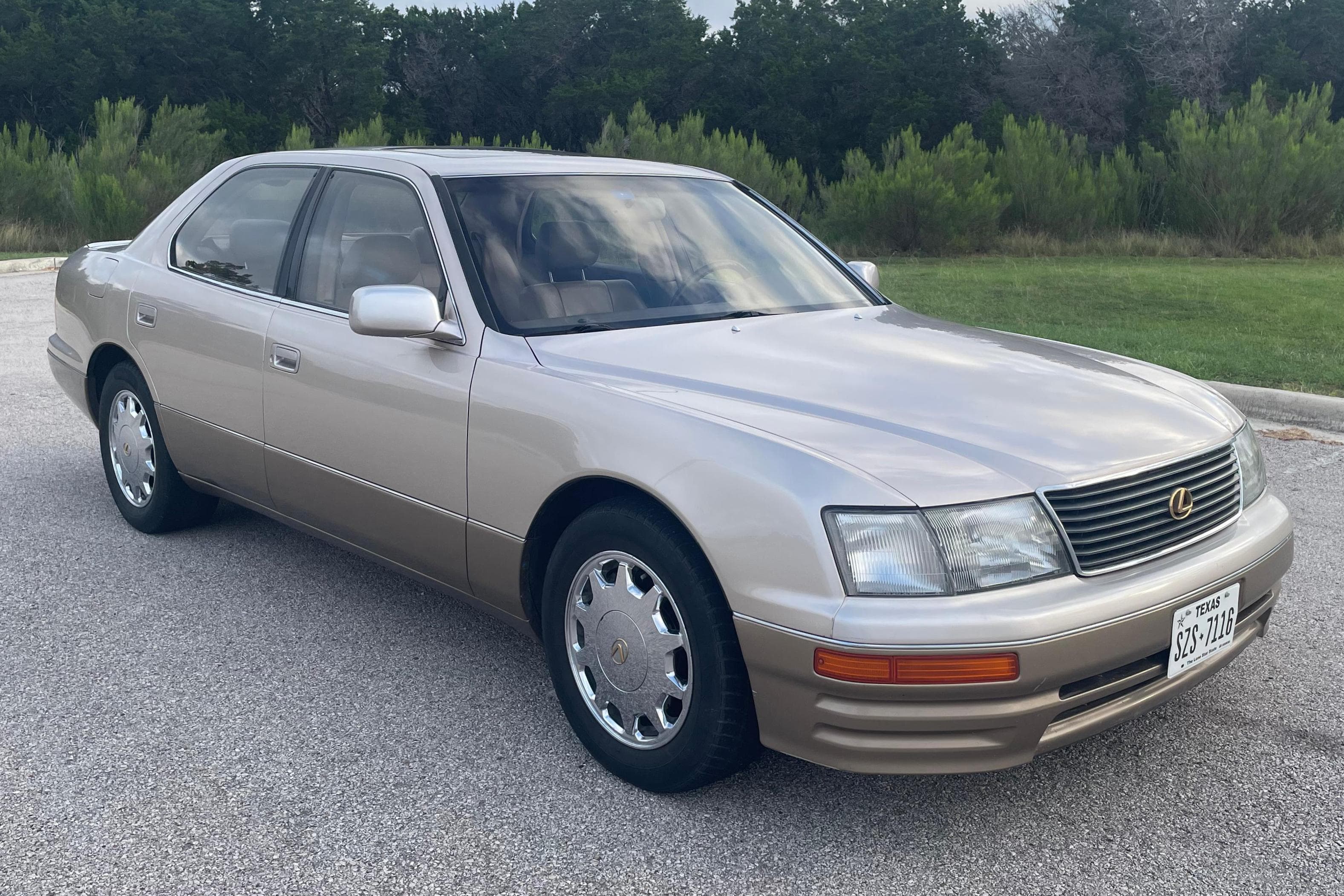1996 Lexus LS sold for $8,600