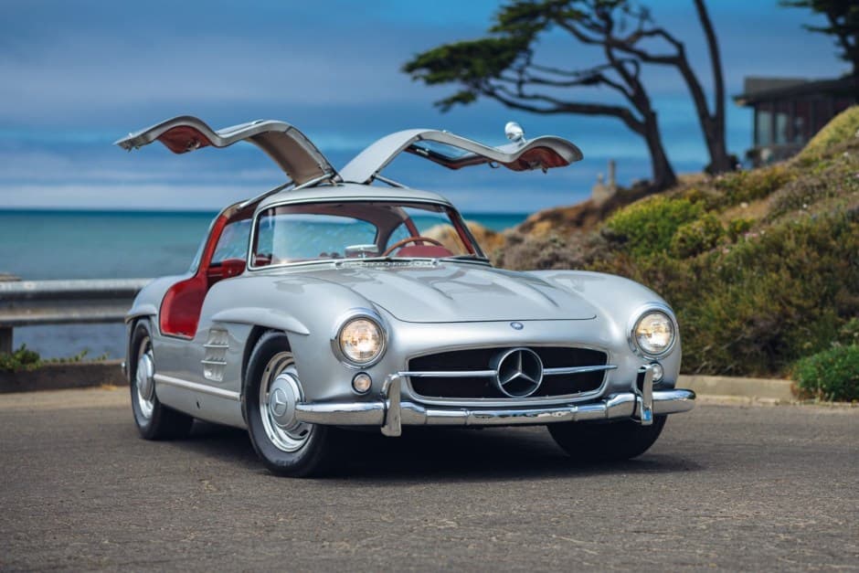1956 Mercedes-Benz 300SL Gullwing & Roadster sold for $1,261,000