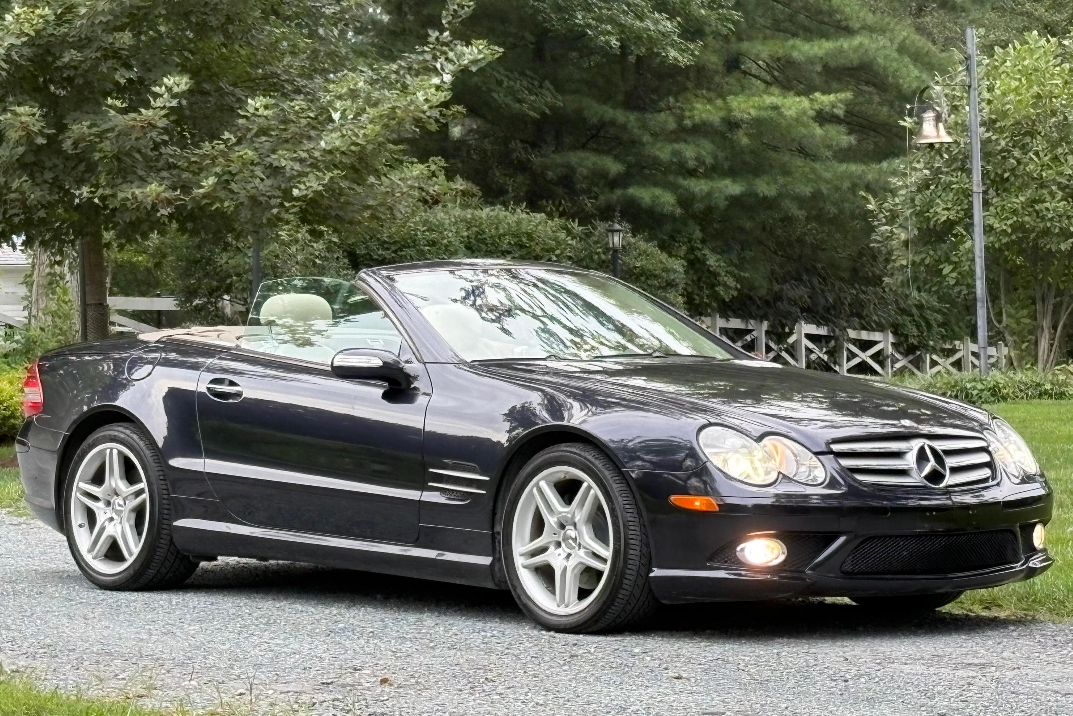 2008 Mercedes-Benz R230 SL sold for $9,100