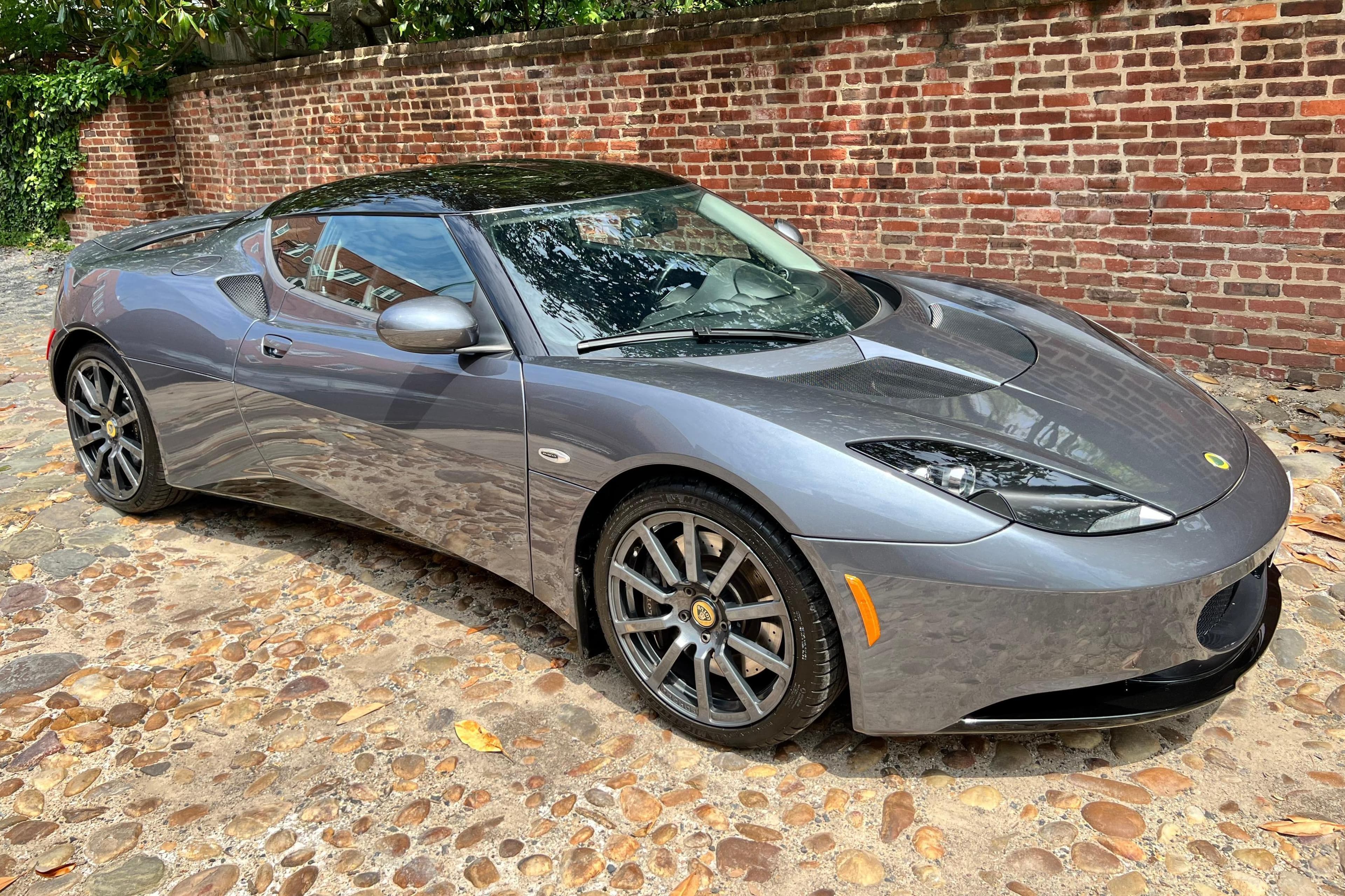 2011 Lotus Evora sold for $38,250