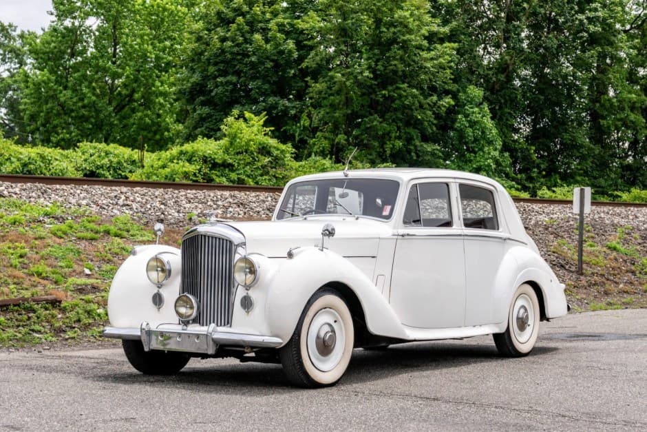 1954 Bentley R-Type sold for $10,100