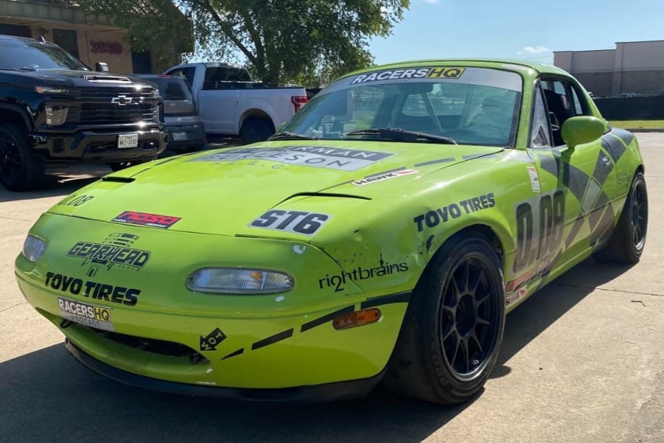 1990 Mazda NA MX-5 Miata sold for $12,250