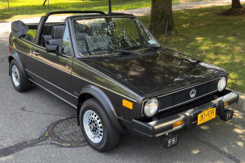 1985 Volkswagen Golf/Rabbit Cabriolet Mk1 sold for $15,250