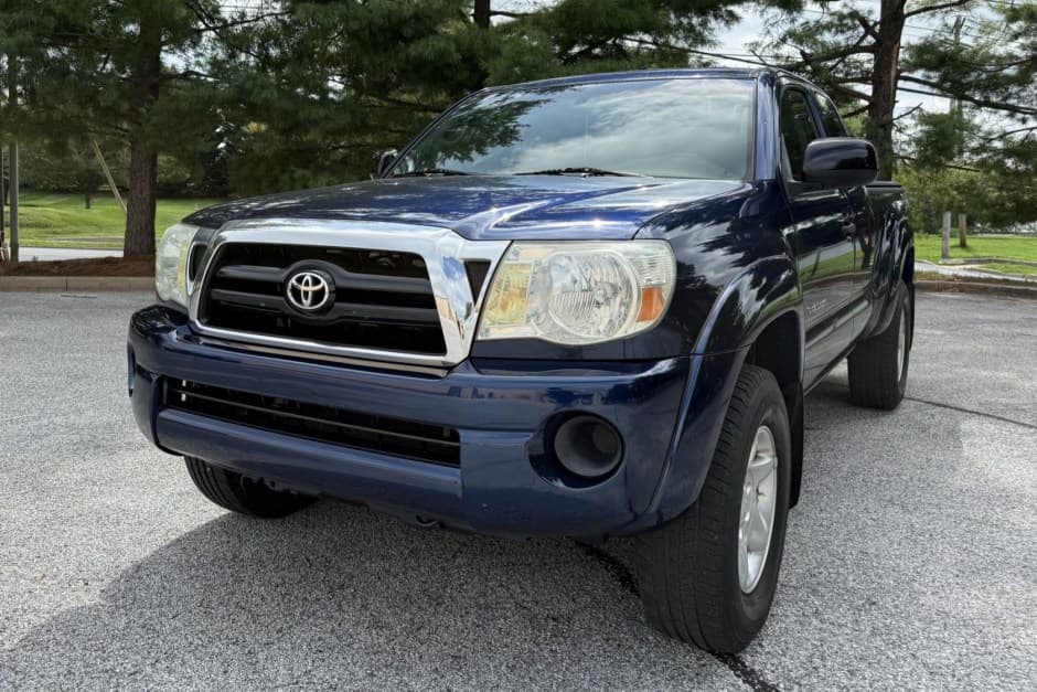2006 Toyota Tacoma (N2X0 2005-2015) sold for $12,250