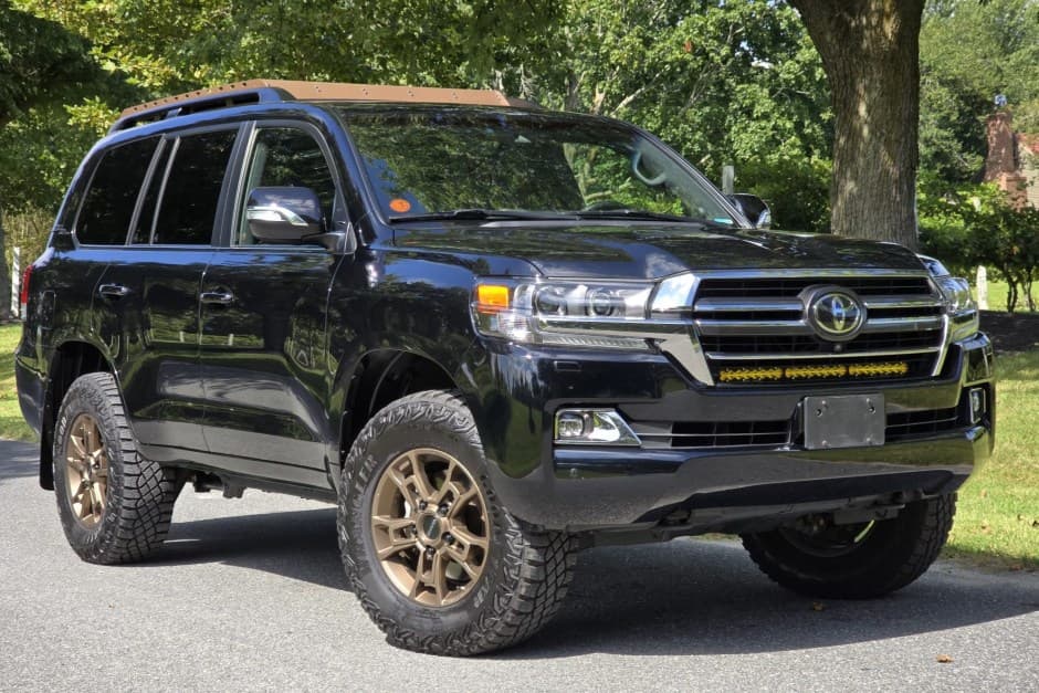 2020 Toyota Land Cruiser 200-Series sold for $80,000