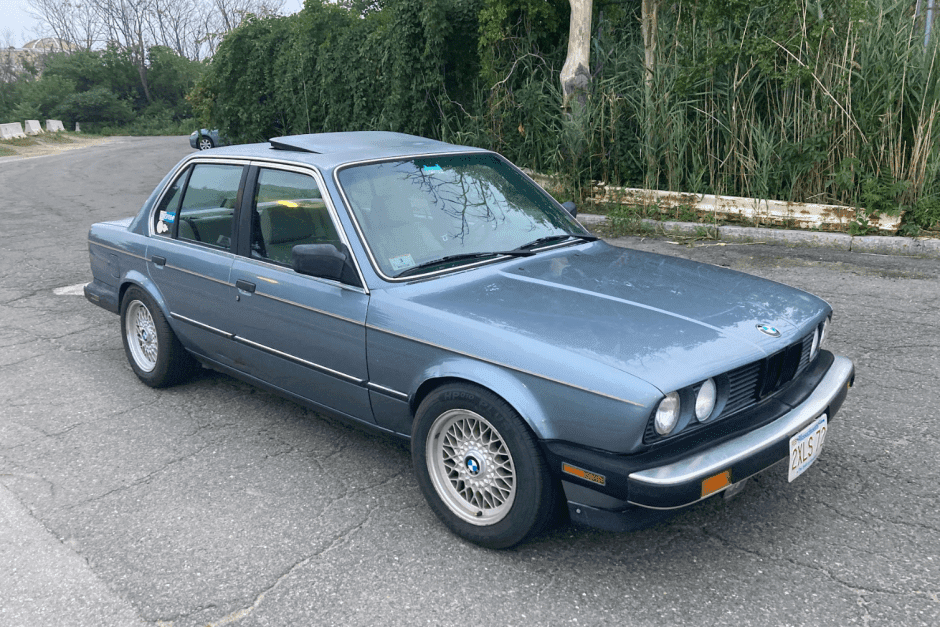1987 BMW E30 3-Series Sedan sold for $4,000