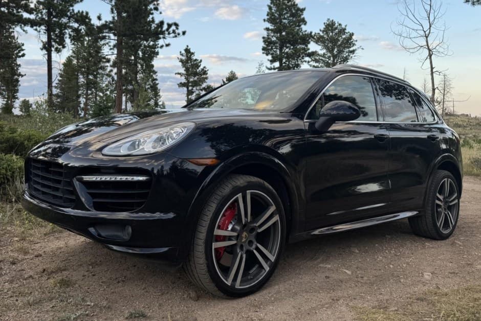 2013 Porsche 958 Cayenne (2011-2018) sold for $37,000