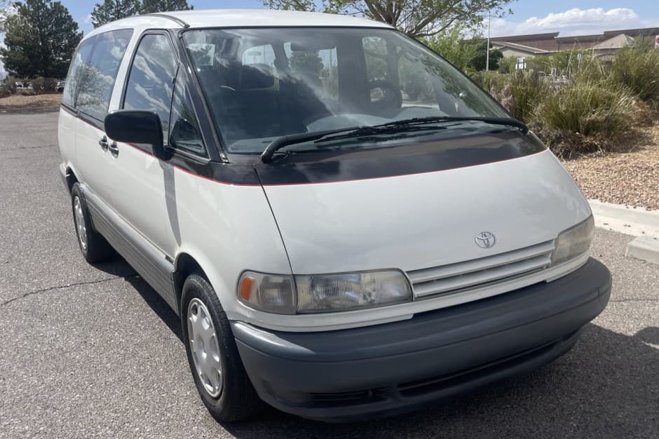 1994 Toyota Previa & Estima sold for $12,750