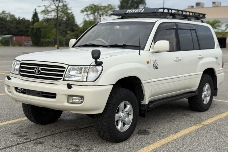 2001 Toyota Land Cruiser 100-Series sold for $10,000
