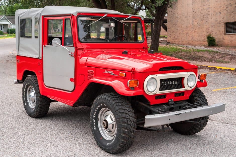 1972 Toyota Land Cruiser FJ40 sold for $16,000