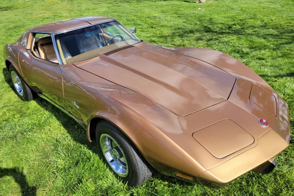 1975 Chevrolet Corvette C3 sold for $8,100