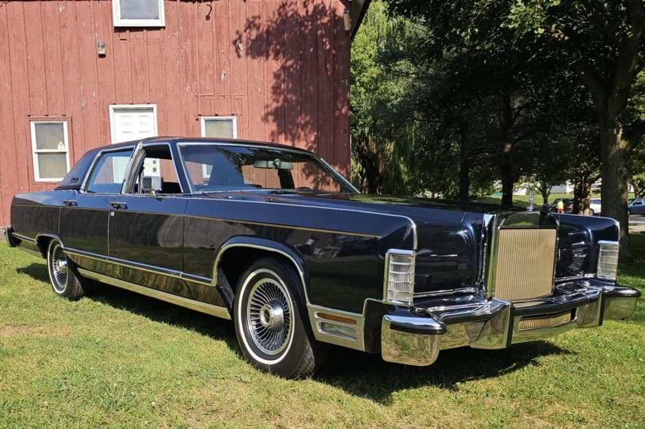 1979 Lincoln Continental (1970-1979) sold for $23,250