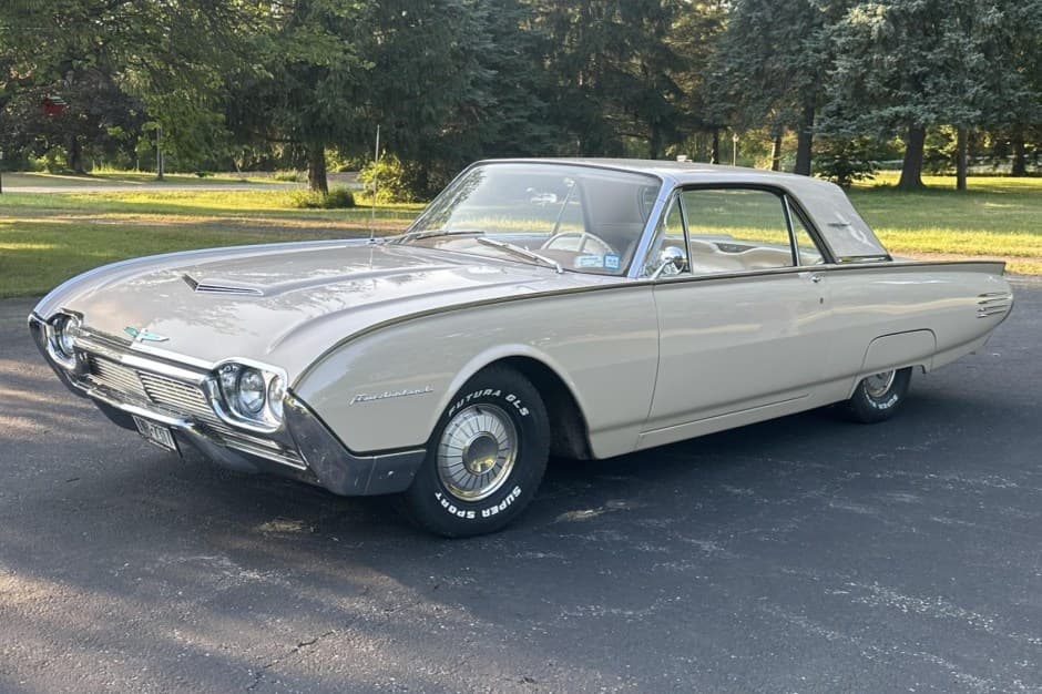 1961 Ford Thunderbird (1961-1963) sold for $6,500