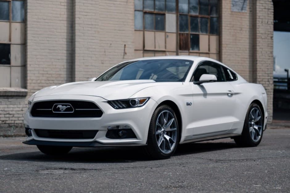 2015 Ford Mustang S550 sold for $37,750