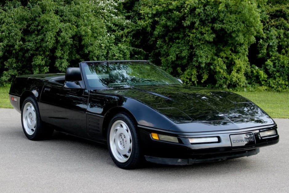 1992 Chevrolet Corvette C4 Convertible (1992-1996) sold for $8,600