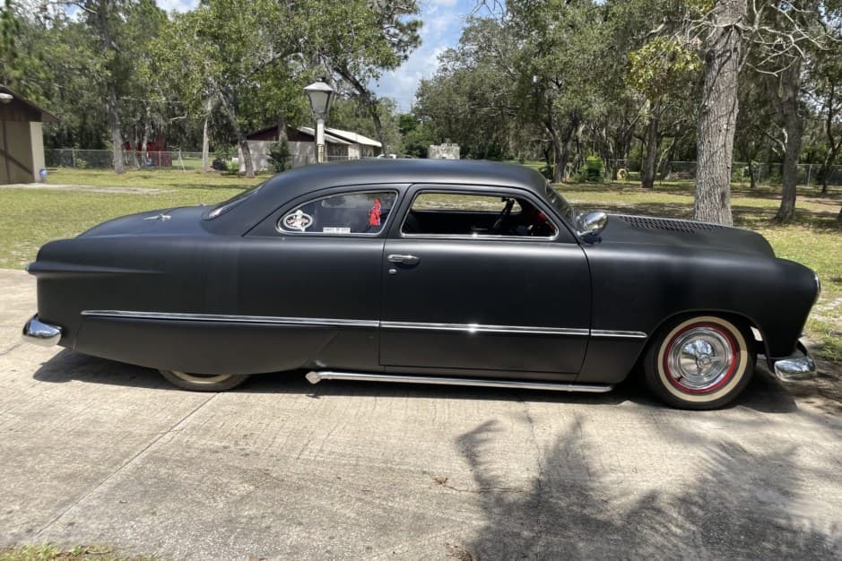 1949 Ford Shoebox sold for $8,050