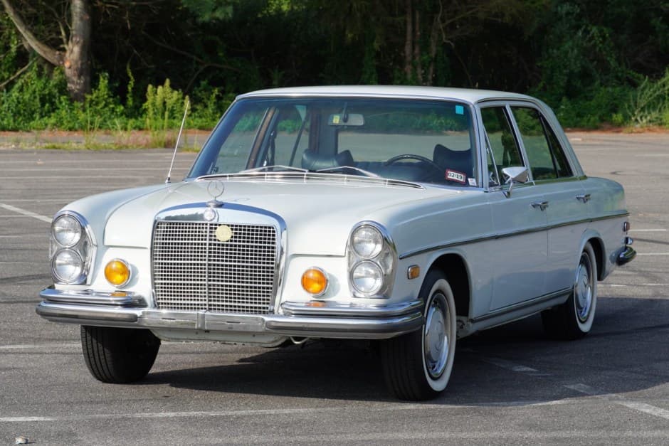 1972 Mercedes-Benz W108 & W109 sold for $11,000