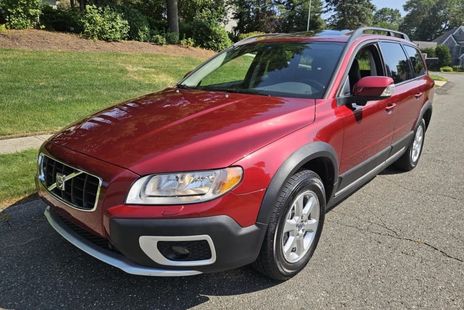 2008 Volvo XC70 sold for $15,205