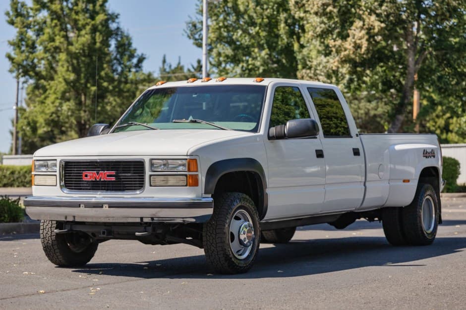 1999 GMC Sierra (GMT400 1988-2002) sold for $20,500