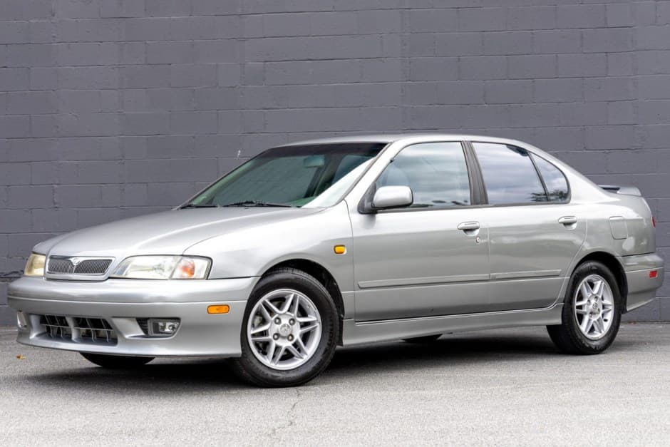 1999 Infiniti  sold for $5,900