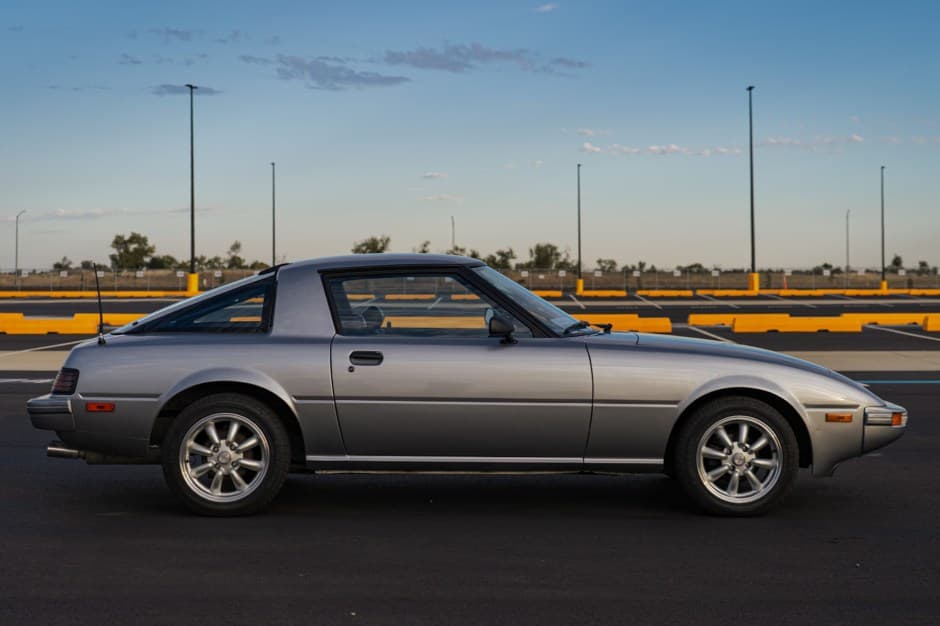 1982 Mazda RX-7 FB sold for $7,600