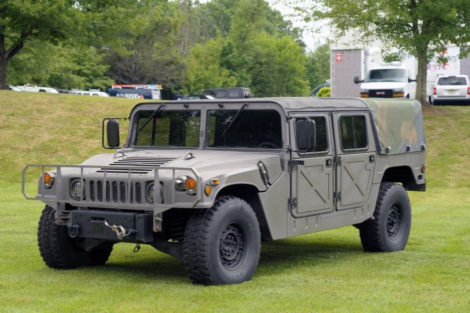 1991 Hummer HMMWV/Humvee sold for $16,000