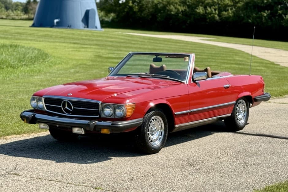 1977 Mercedes-Benz R107 SL sold for $5,200