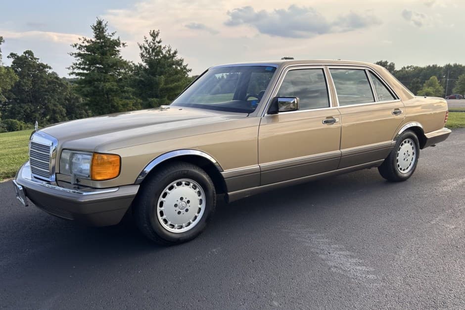 1987 Mercedes-Benz W126 S-Class sold for $8,000