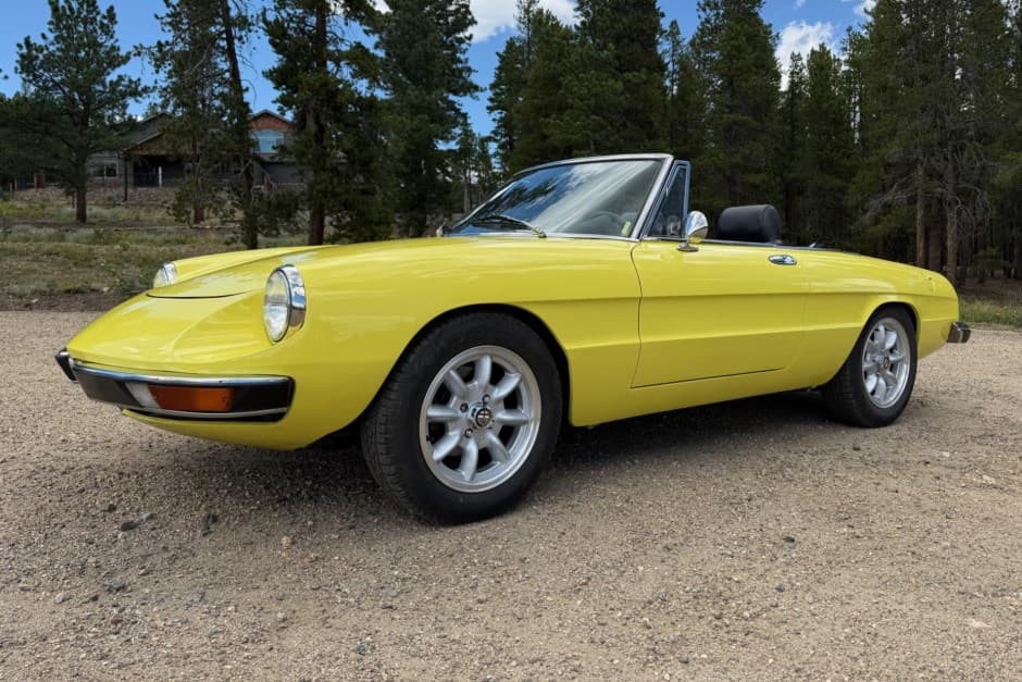 1974 Alfa Romeo 105/115 Spider Series 2 sold for $12,000