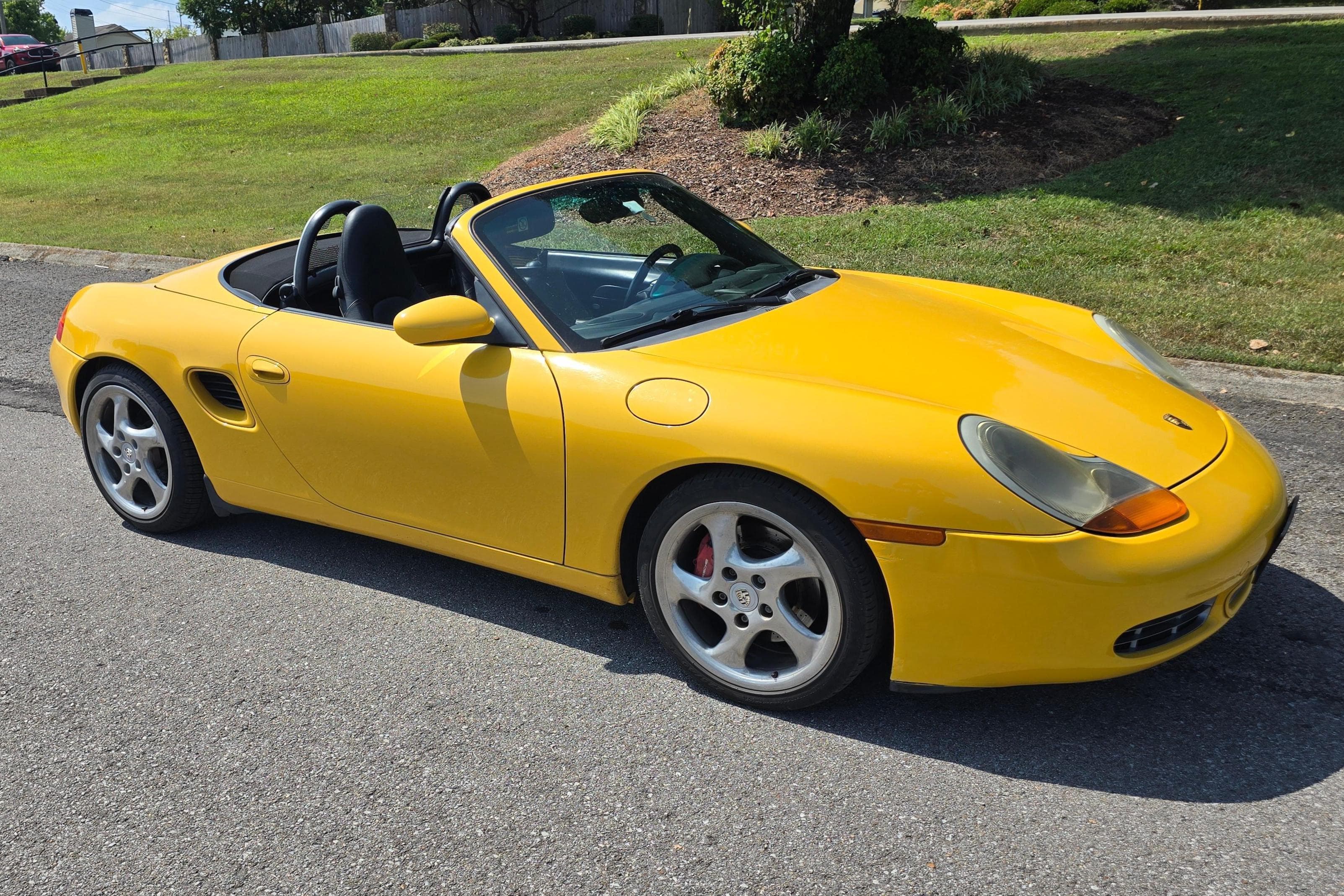 2000 Porsche 986 Boxster sold for $9,000