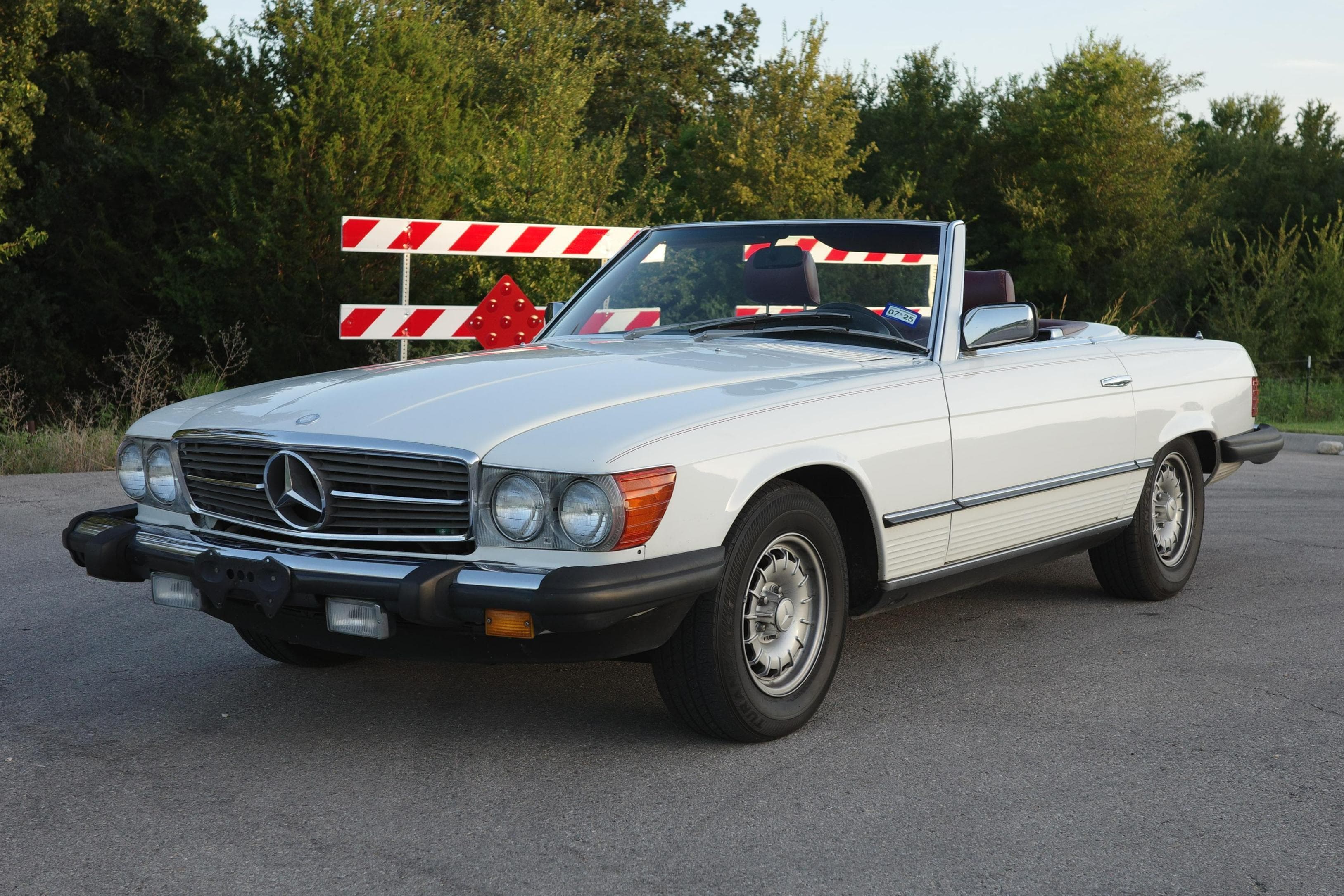 1985 Mercedes-Benz R107 SL sold for $5,100