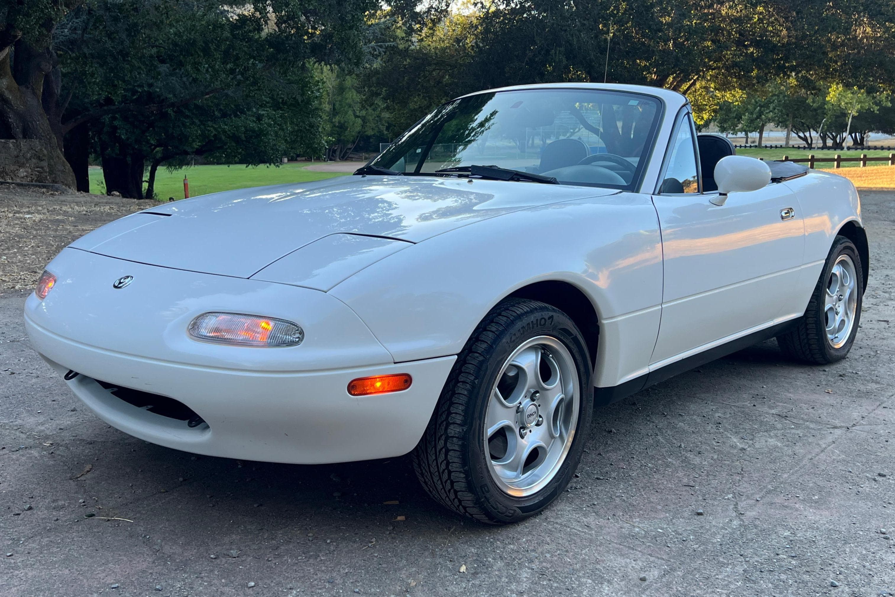 1996 Mazda NA Miata sold for $9,400