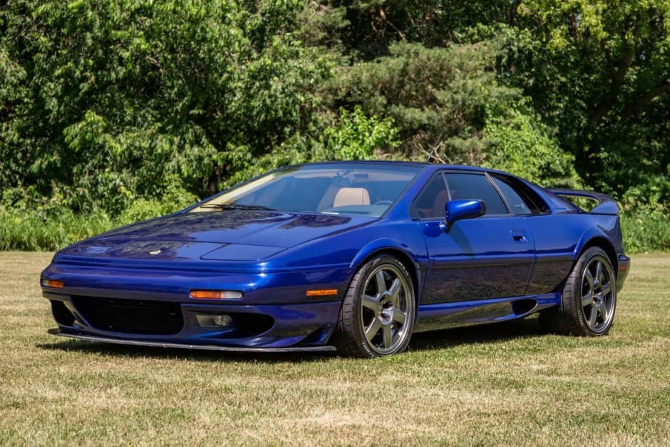 1997 Lotus Esprit sold for $52,500