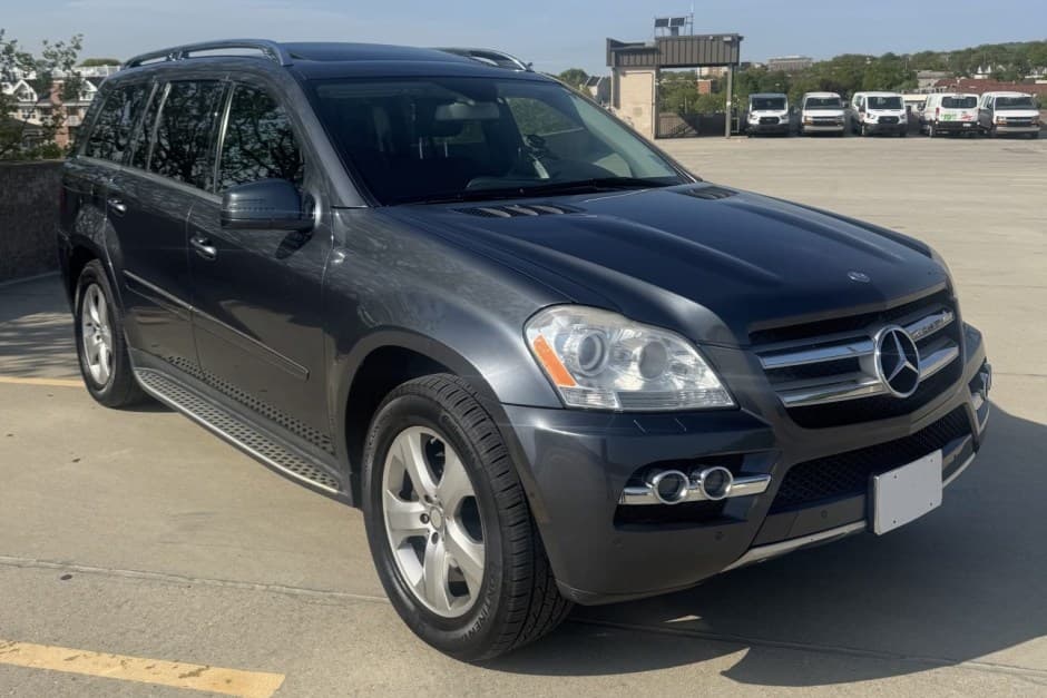 2011 Mercedes-Benz GL & GLS-Class sold for $8,000