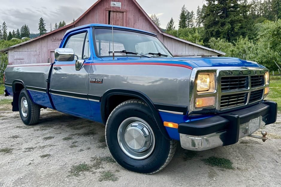 1991 Dodge Ram (1981-1993) sold for $12,500