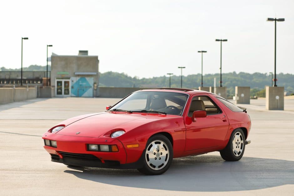 1982 Porsche 928 sold for $16,500
