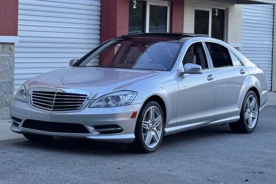 2013 Mercedes-Benz W221 S-Class sold for $16,250