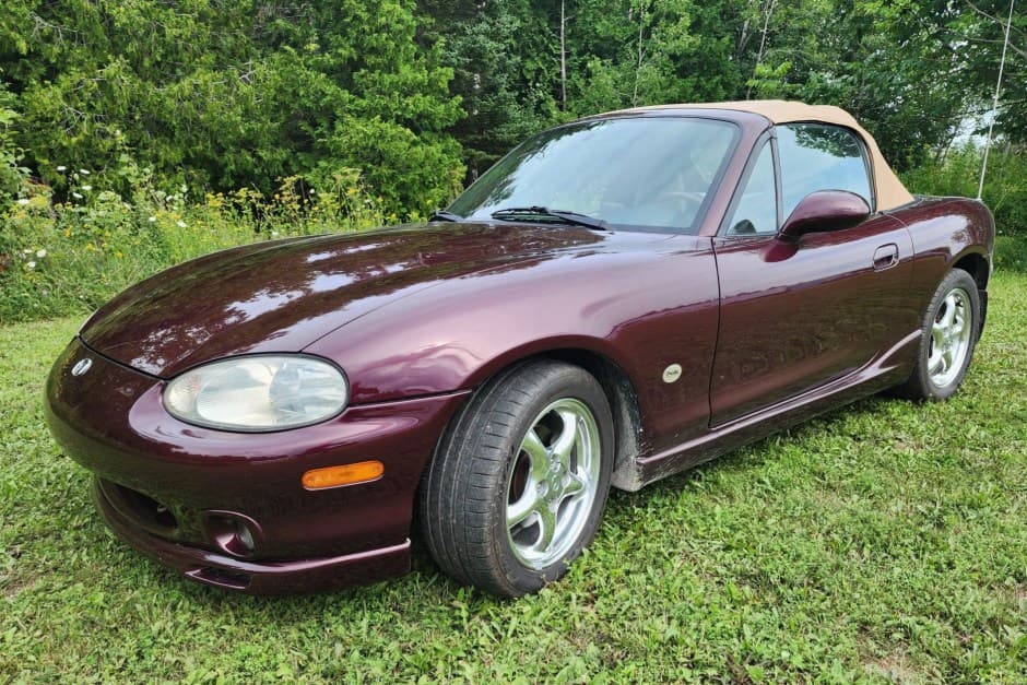 2000 Mazda NB MX-5 Miata sold for $10,750