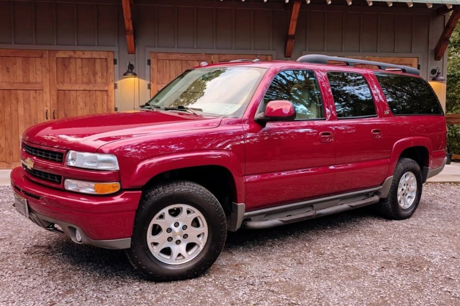 2004 Chevrolet Suburban (GMT800 2000-2006) sold for $29,000