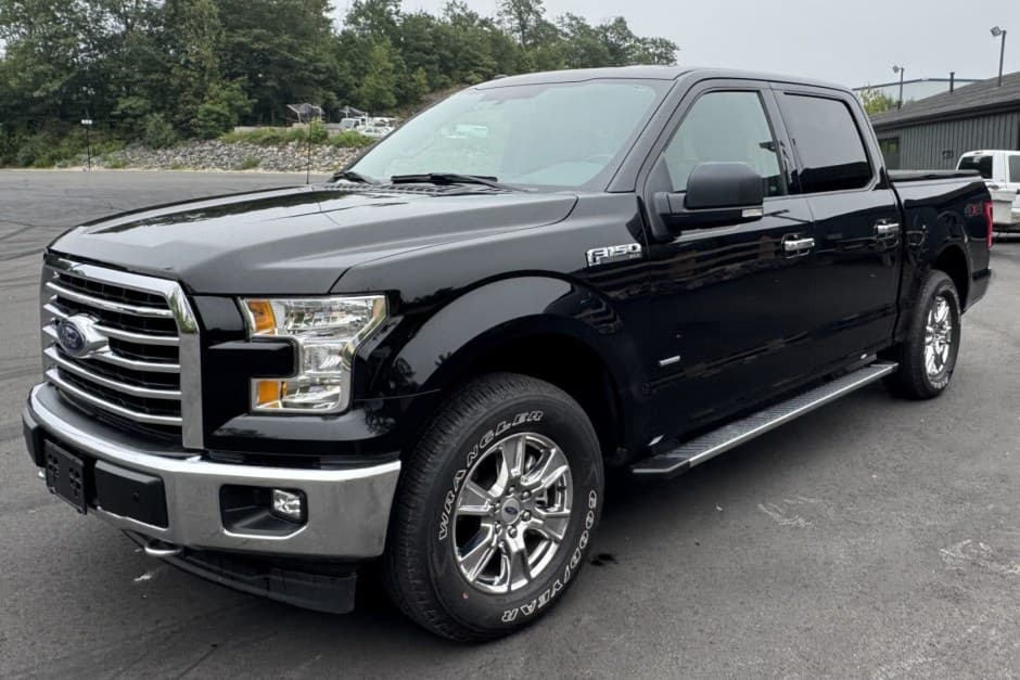 2017 Ford F-150 (2015-2020) sold for $25,500